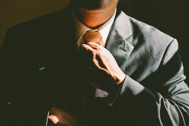 Jak ubrać się na rozmowę kwalifikacyjną krawat